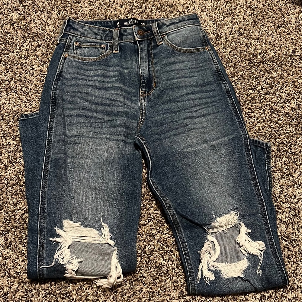 Hollister Women’s Ultra High-Rise Mom Jeans